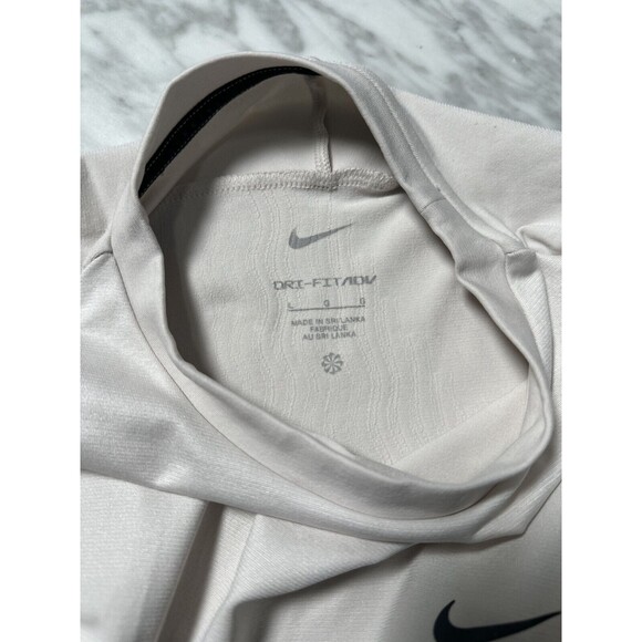 NIKE Women's Dri-FIT ADV Run Division Engineered Running  Jersey top FN2581 104 - Picture 8 of 14